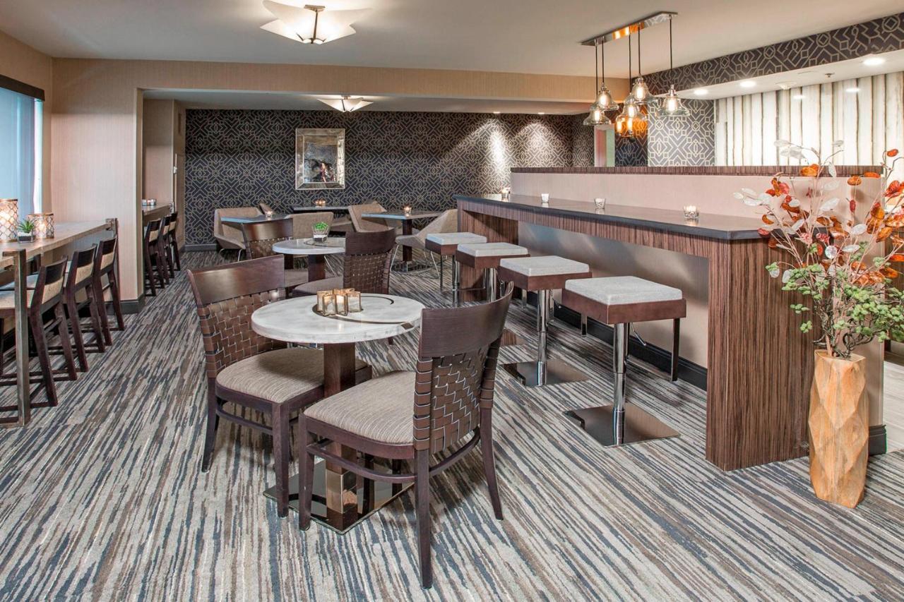 Rochester Airport Marriott Extérieur photo