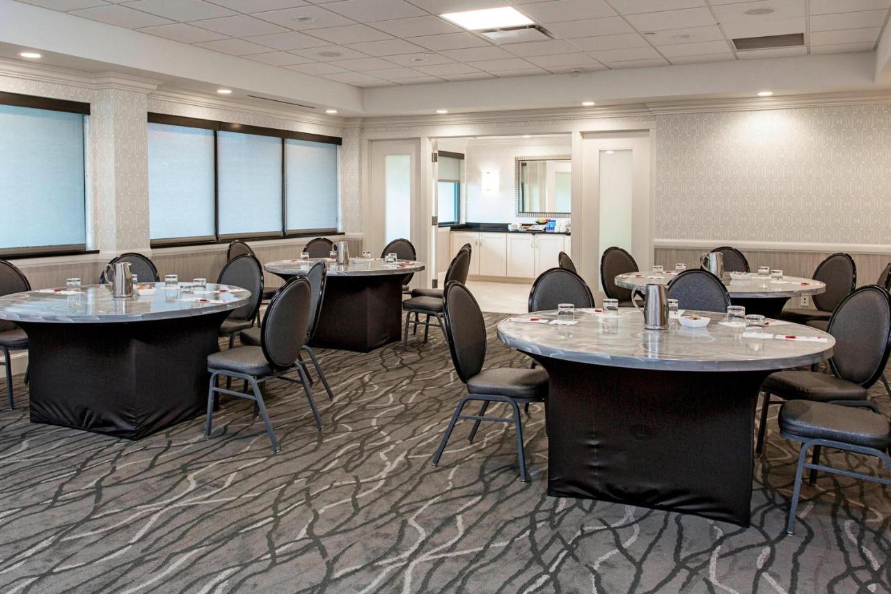 Rochester Airport Marriott Extérieur photo