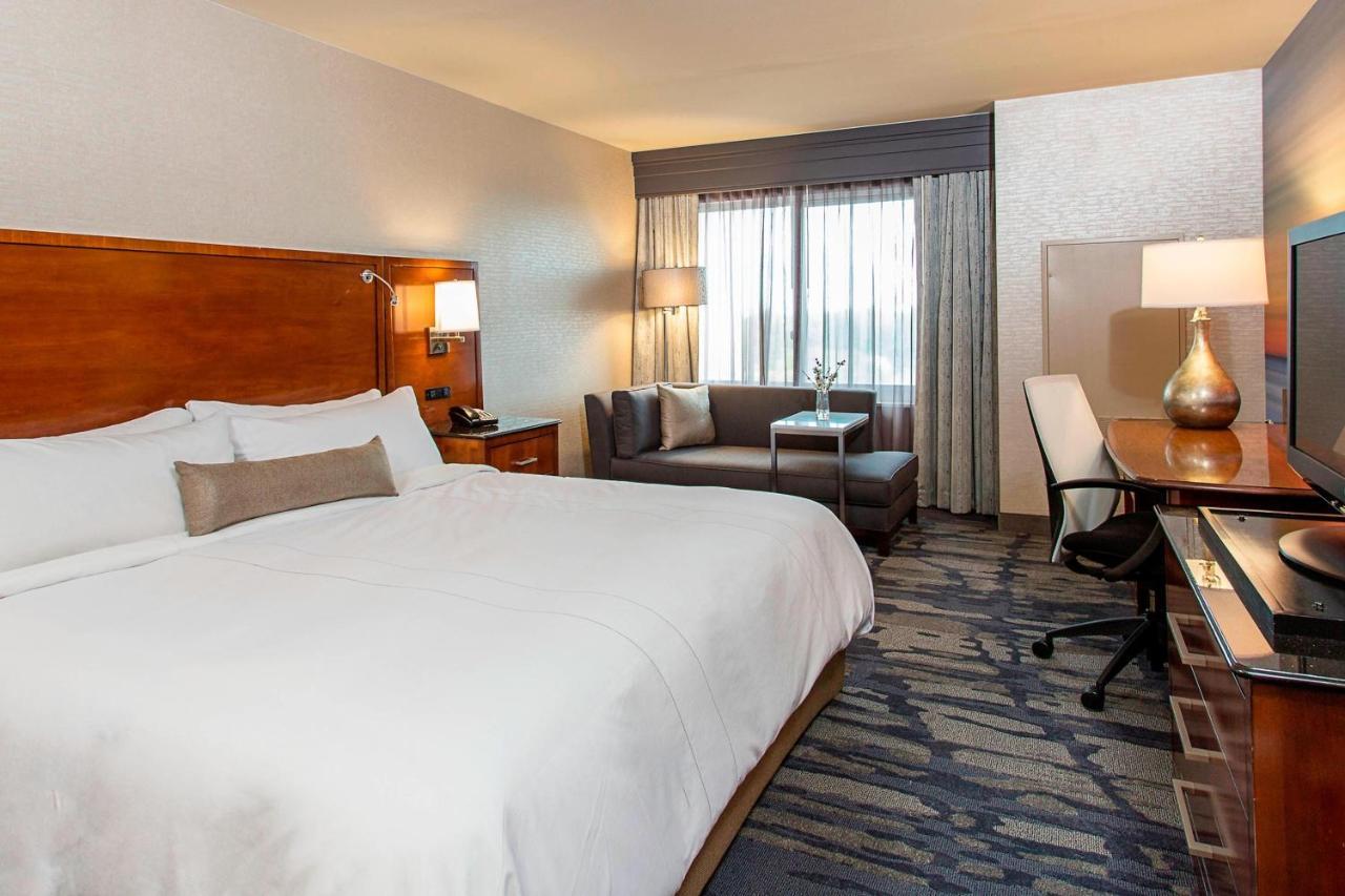 Rochester Airport Marriott Extérieur photo