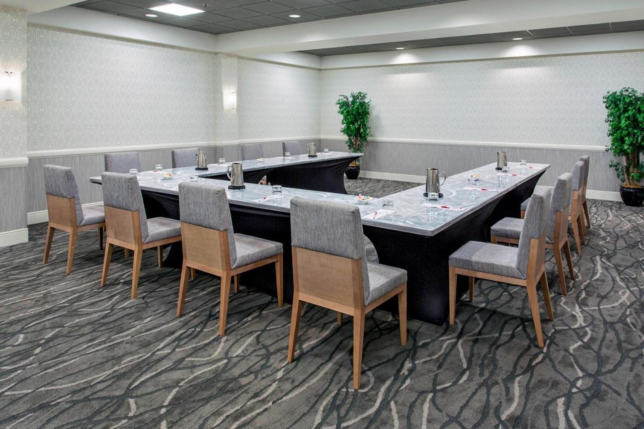 Rochester Airport Marriott Extérieur photo