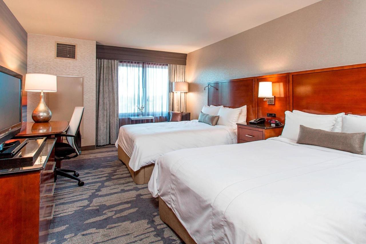 Rochester Airport Marriott Extérieur photo