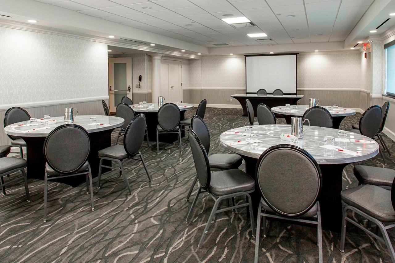 Rochester Airport Marriott Extérieur photo
