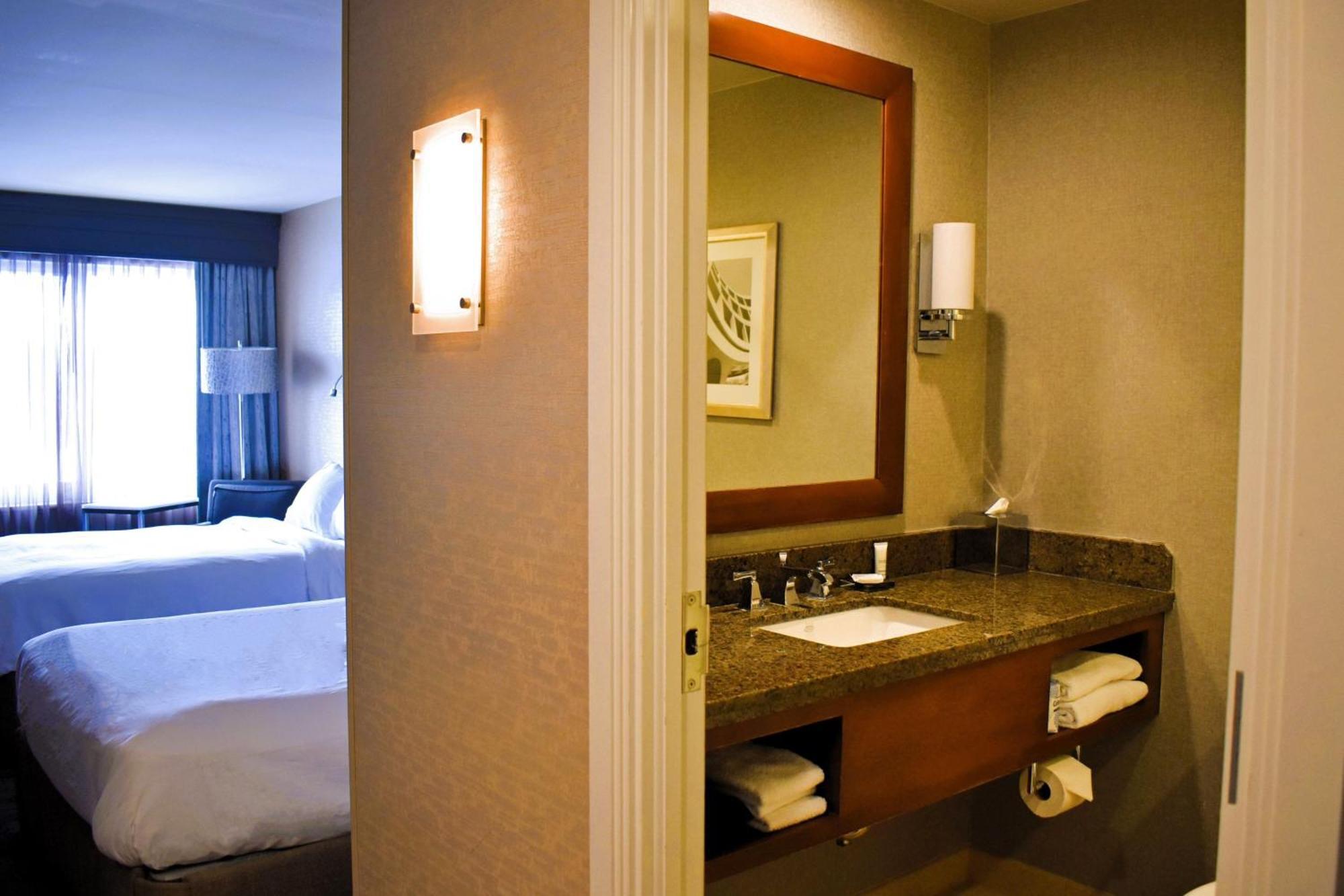 Rochester Airport Marriott Extérieur photo