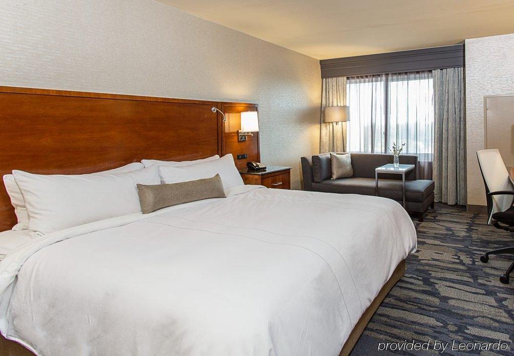 Rochester Airport Marriott Extérieur photo