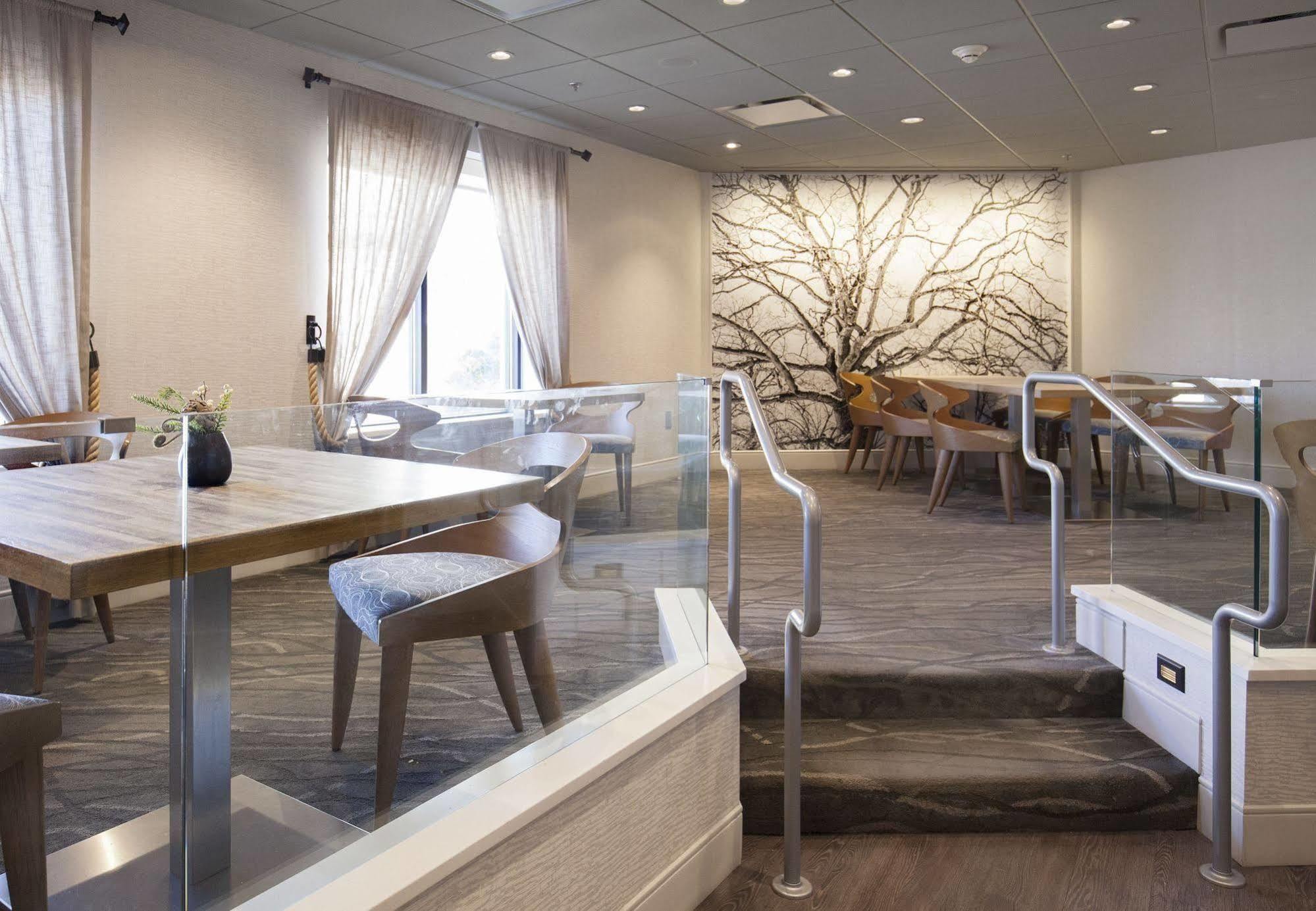 Rochester Airport Marriott Extérieur photo