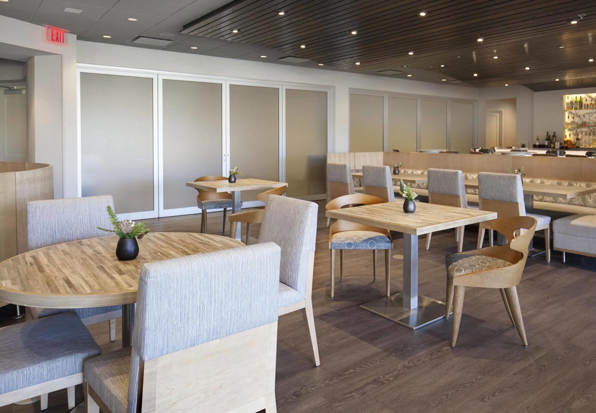 Rochester Airport Marriott Extérieur photo